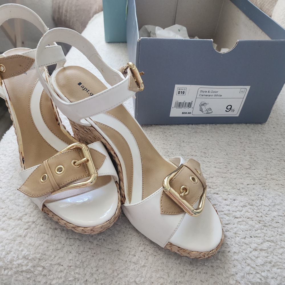 Apt. 9 White and Tan Wedge Sandals with Strappy Design